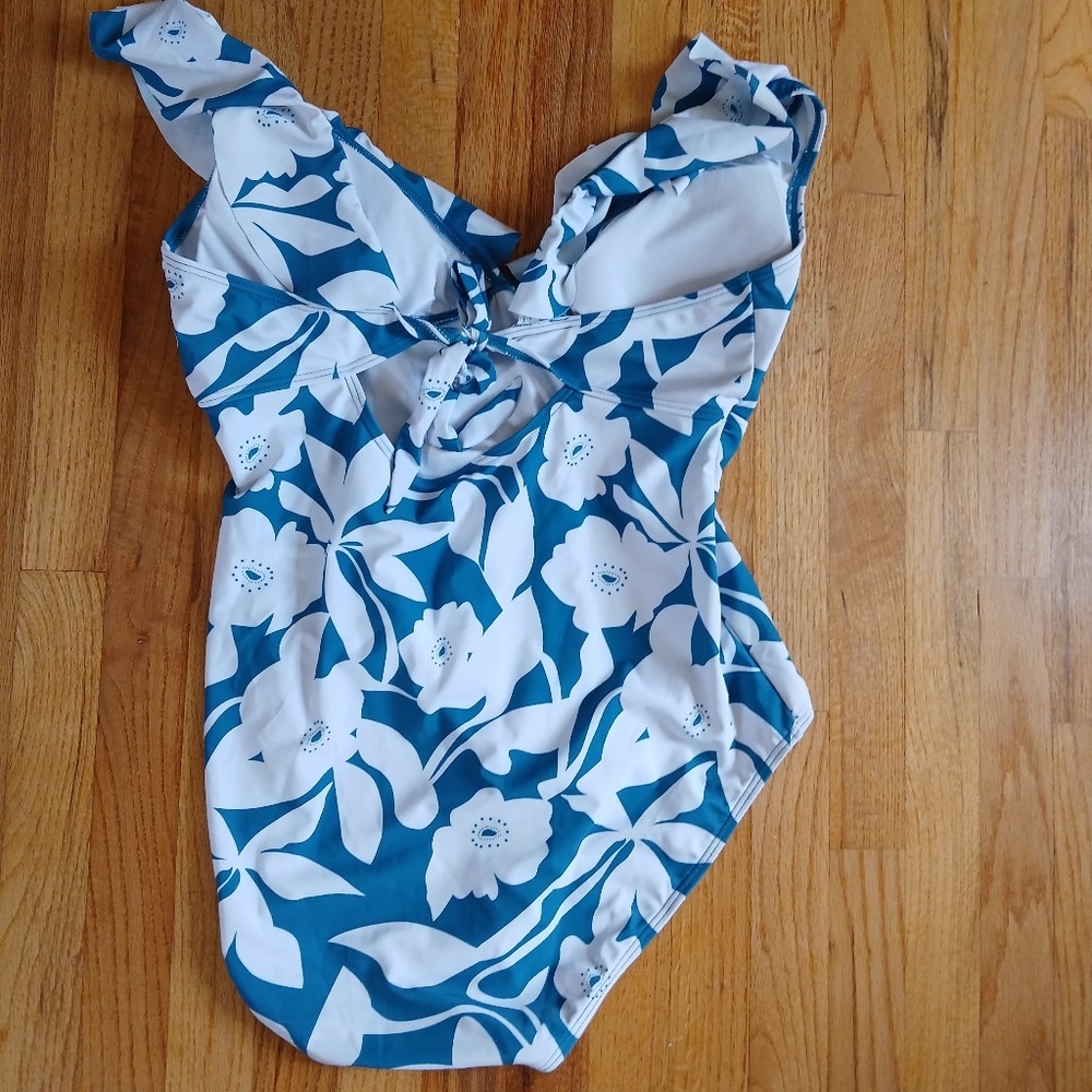 Floral Swimsuit - Picture 4 of 6